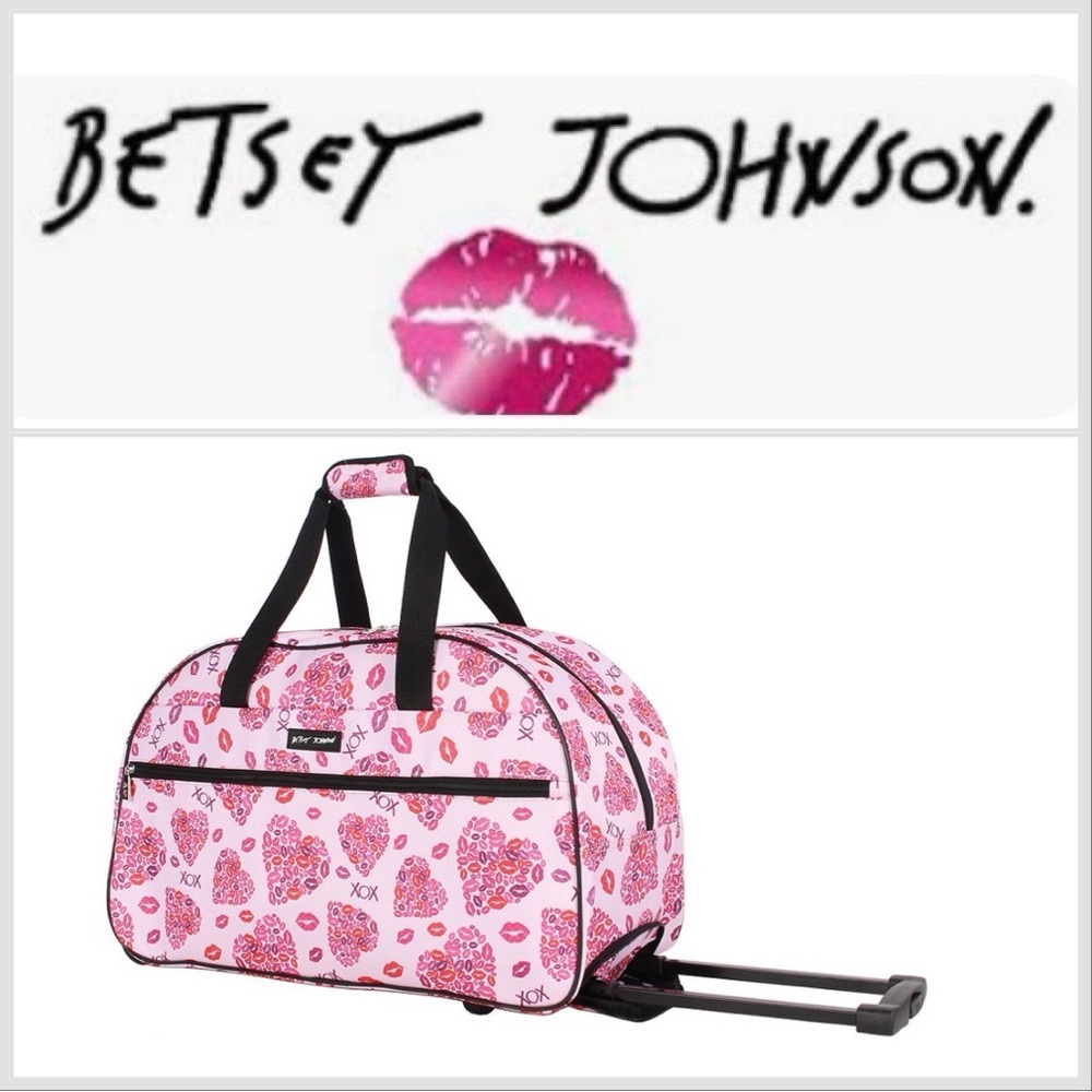 🆕💋BETSEY JOHNSON💋CARRY-ON  SOFTSIDE ROLLING DUFFLE BAG XOX